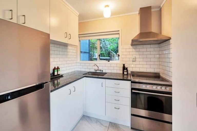 Photo of property in 2/7 Putney Place, Ranui, Auckland, 0612