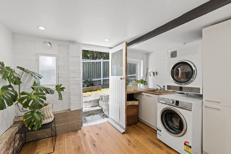 Photo of property in 17 Lyndhurst Road, Te Atatu South, Auckland, 0610