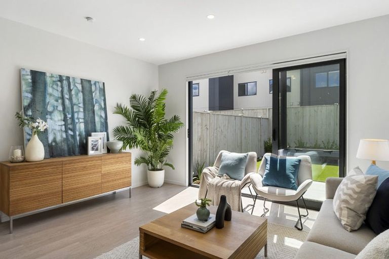 Photo of property in 10 Paraone Crescent, Takanini, 2112