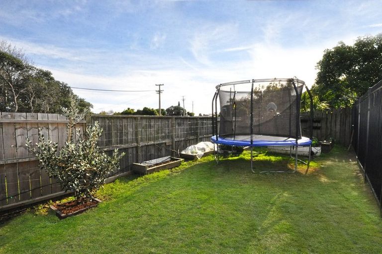 Photo of property in 8a Walbrook Road, Manly, Whangaparaoa, 0930
