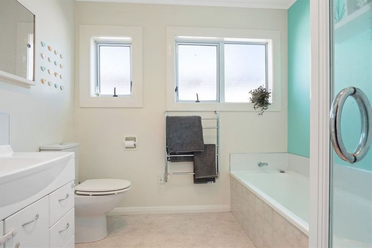 Photo of property in 31 Hillcrest Road, Papatoetoe, Auckland, 2025