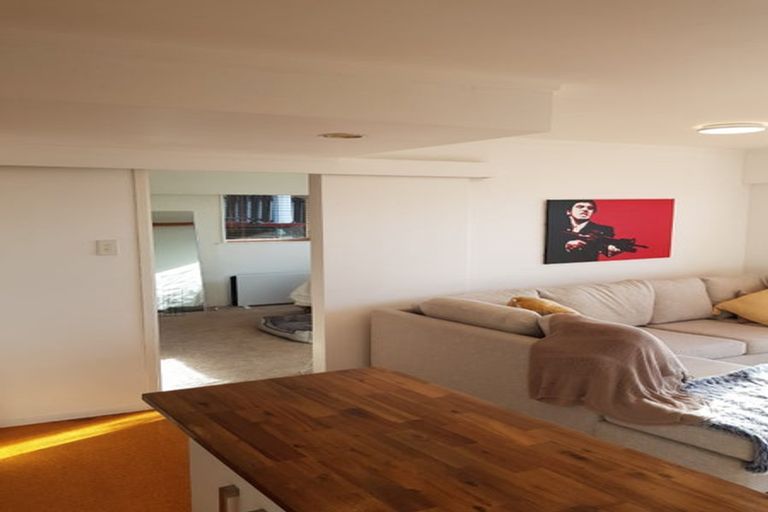 Photo of property in 5 Madison Place, Forrest Hill, Auckland, 0620