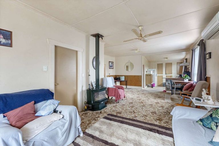 Photo of property in 17 Standish Street, Inglewood, 4330