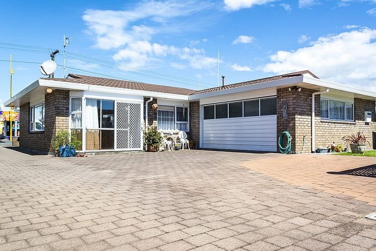 Photo of property in 36 Tukapa Street, Westown, New Plymouth, 4310