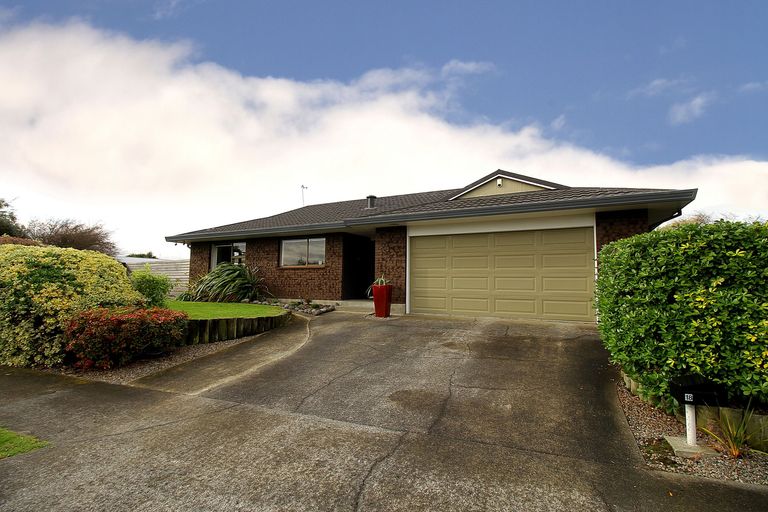 Photo of property in 18 Edwards Place, Terrace End, Palmerston North, 4410