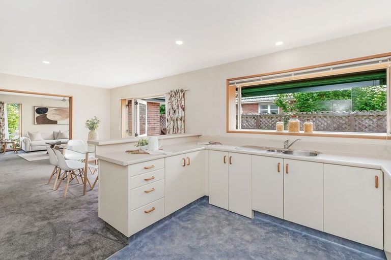 Photo of property in 128 Yaldhurst Road, Sockburn, Christchurch, 8042