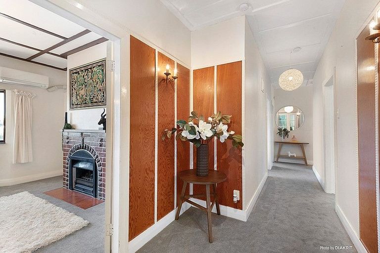 Photo of property in 106 Mortimer Terrace, Brooklyn, Wellington, 6021