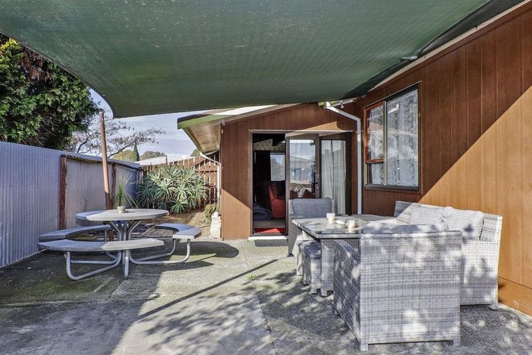 Photo of property in 18 Cortes Crescent, Flaxmere, Hastings, 4120