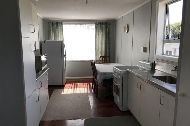 Photo of property in 9 Page Street, Stratford, 4332