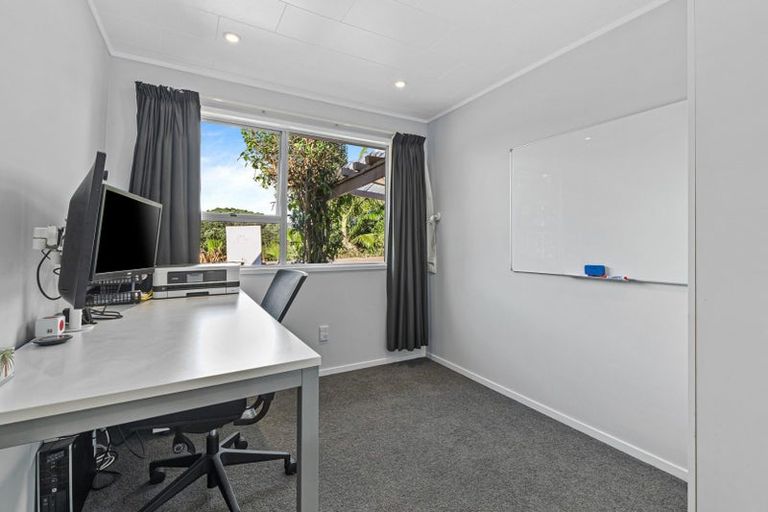 Photo of property in 6 Spinella Drive, Bayview, Auckland, 0629