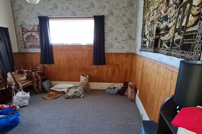 Photo of property in 149 Queen Street, Westport, 7825