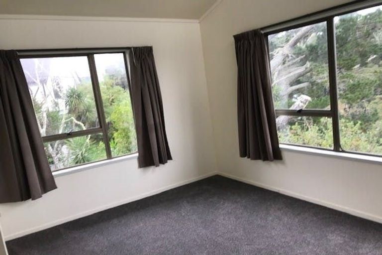 Photo of property in 38 Tree View Avenue, Glenfield, Auckland, 0629