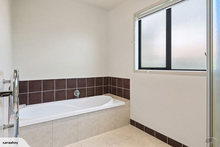 Photo of property in 39 Saralee Drive, Manurewa, Auckland, 2105