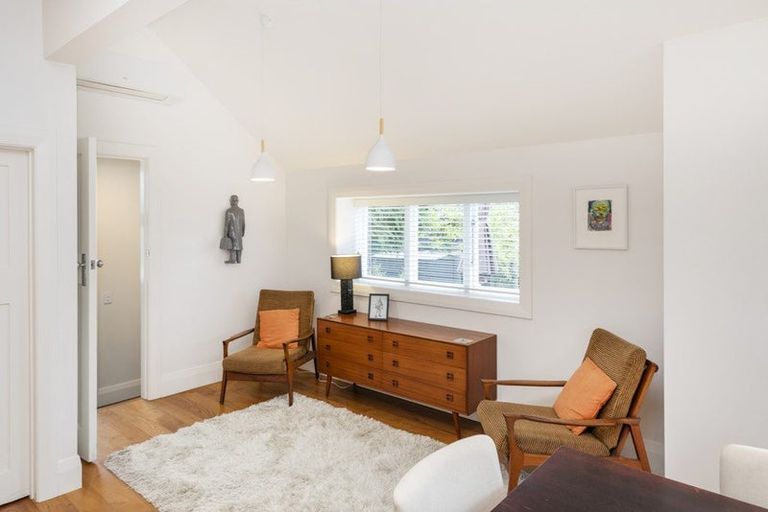 Photo of property in 111 Saint Andrews Square, Strowan, Christchurch, 8052