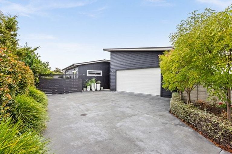 Photo of property in 18a Cambridge Terrace, Taradale, Napier, 4112