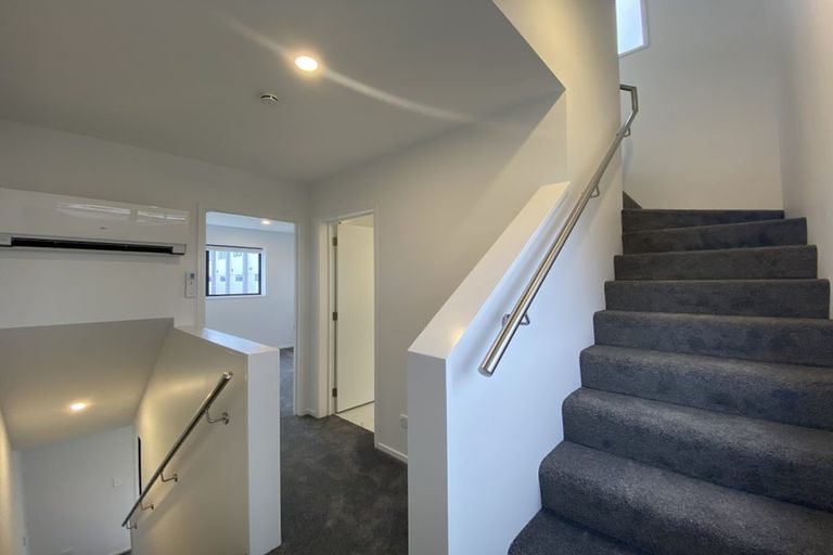 Photo of property in 2u1 Hood Street, Mount Victoria, Wellington, 6011