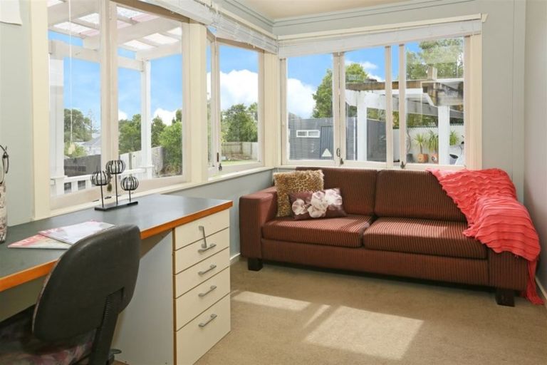 Photo of property in 249a Great North Road, Henderson, Auckland, 0612