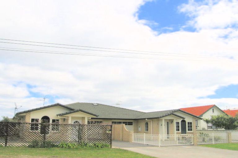 Photo of property in 56a Pitau Road, Mount Maunganui, 3116