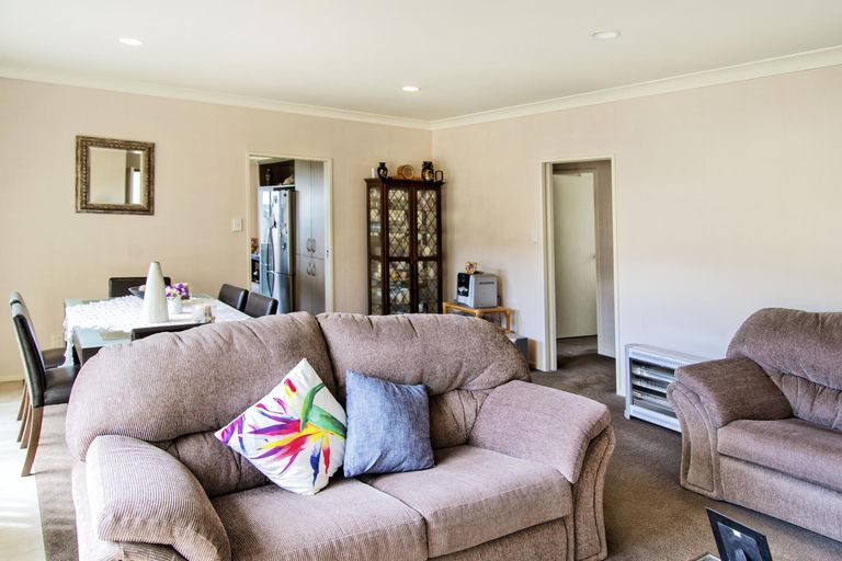 Photo of property in 27 Turnberry Drive, Wattle Downs, Auckland, 2103