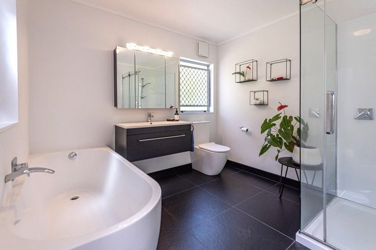 Photo of property in 2 Saint Marys Place, Onerahi, Whangarei, 0110