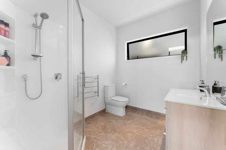 Photo of property in 7 Tapuwae Way, Mangere Bridge, Auckland, 2022