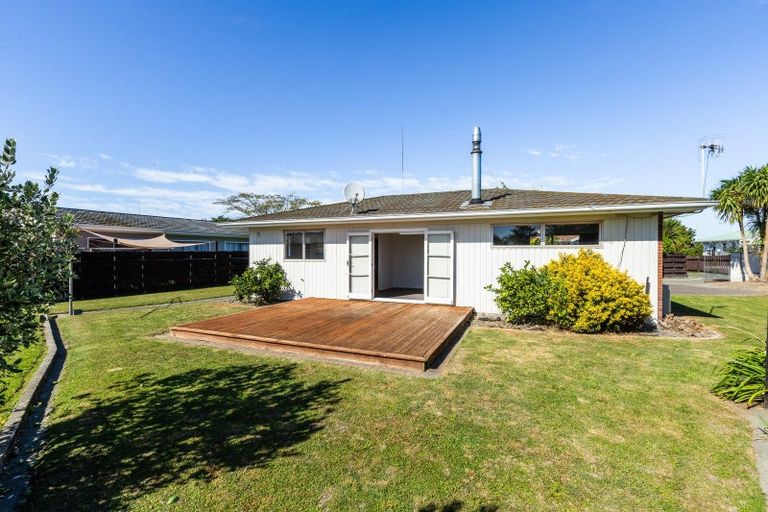Photo of property in 41 Wynyard Crescent, Tamatea, Napier, 4112