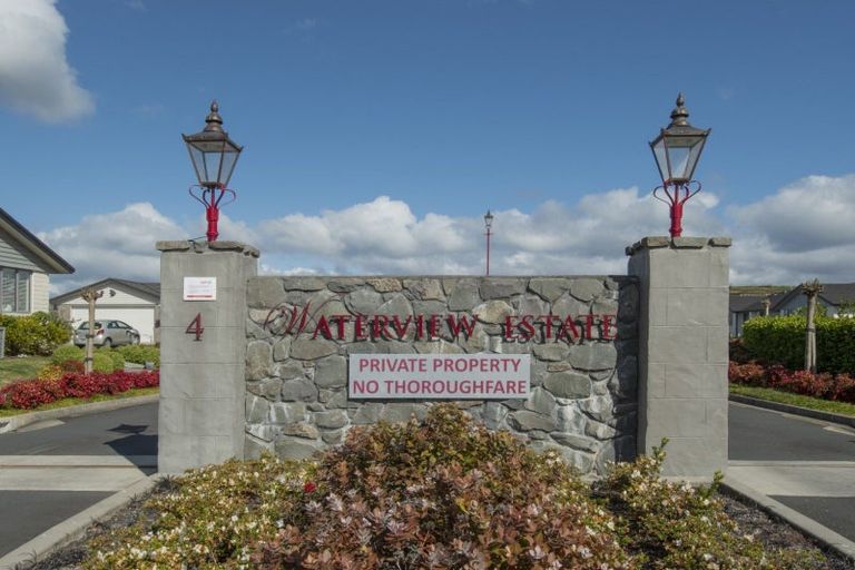 Photo of property in Waterview Estate, 26/4 Greystone Place, Omokoroa, 3114