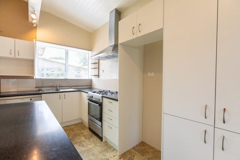 Photo of property in 46 Ross Street, Woodville, 4920