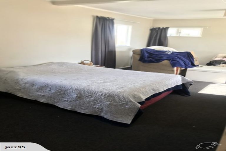 Photo of property in 100 Main Road, Waikanae, 5036