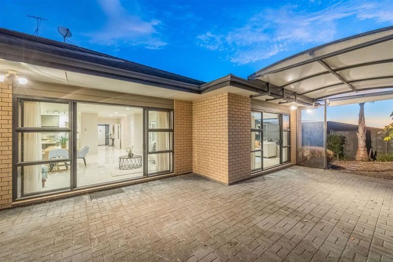 Photo of property in 6 Fairhill Place, Flat Bush, Auckland, 2016
