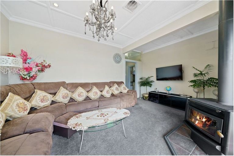 Photo of property in 20 Hungerford Road, Lyall Bay, Wellington, 6022