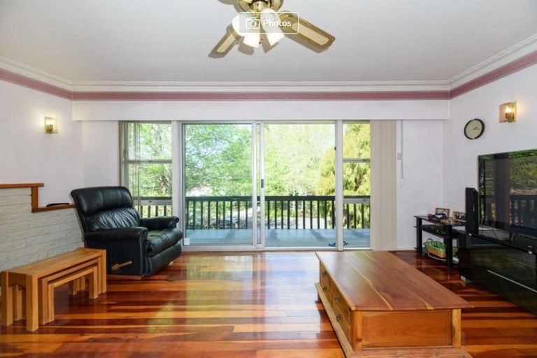 Photo of property in 27 Crompton Road, Massey, Auckland, 0614