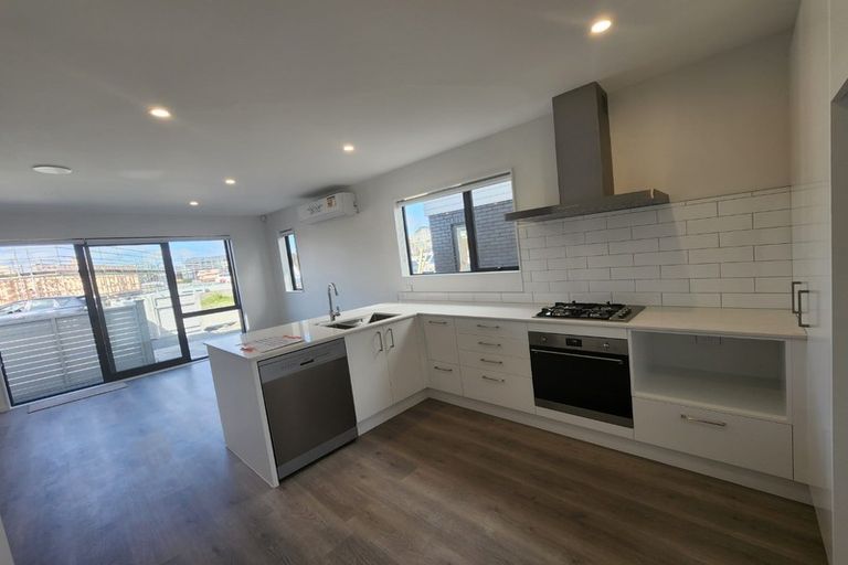 Photo of property in 16 Te Napi Drive, Takanini, 2112