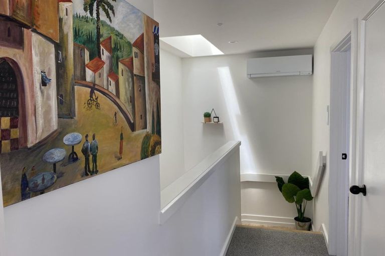 Photo of property in 70b Neil Avenue, Te Atatu Peninsula, Auckland, 0610