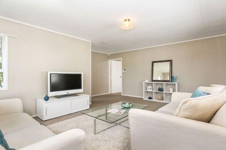 Photo of property in 52 Keegan Drive, Massey, Auckland, 0614