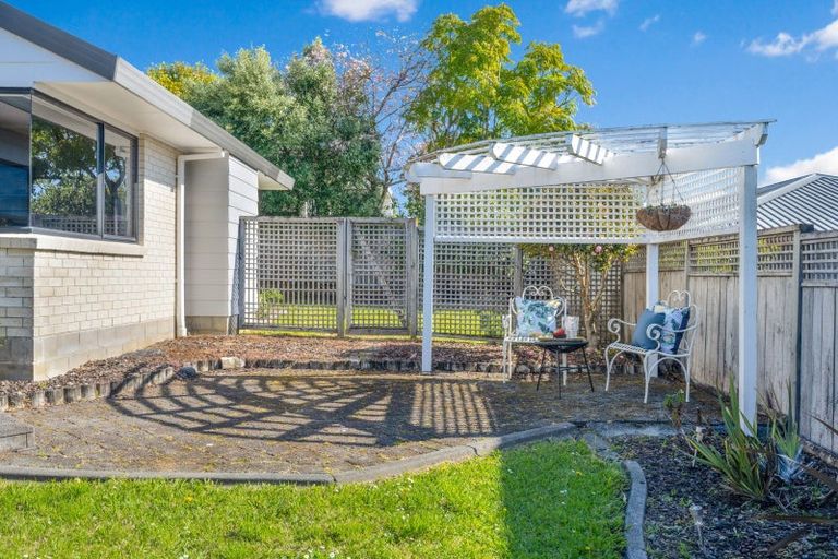 Photo of property in 2/40 Simmental Crescent, Somerville, Auckland, 2014