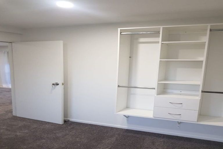 Photo of property in 35 Simon Ellice Drive, Bayview, Auckland, 0629