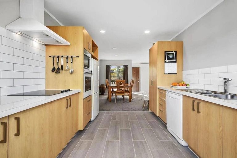 Photo of property in 1 Marbella Drive, Massey, Auckland, 0614