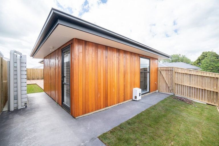 Photo of property in 8 Roberts Line, Kelvin Grove, Palmerston North, 4414