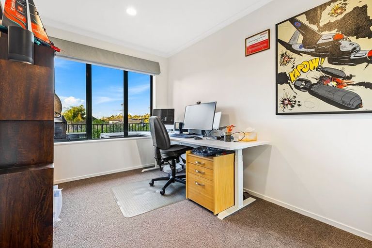 Photo of property in 12 Phoebe Meikle Place, Torbay, Auckland, 0630