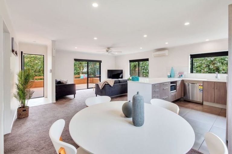 Photo of property in 2/54 Youngs Road, Papakura, 2110