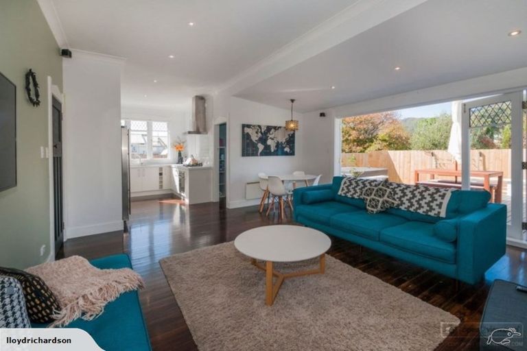 Photo of property in 39 Cambridge Terrace, Waiwhetu, Lower Hutt, 5010