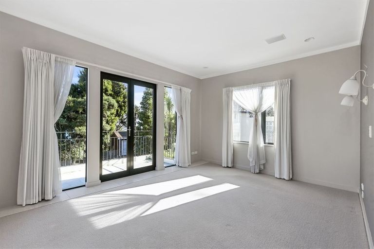 Photo of property in 16 Mayall Avenue, Beach Haven, Auckland, 0626