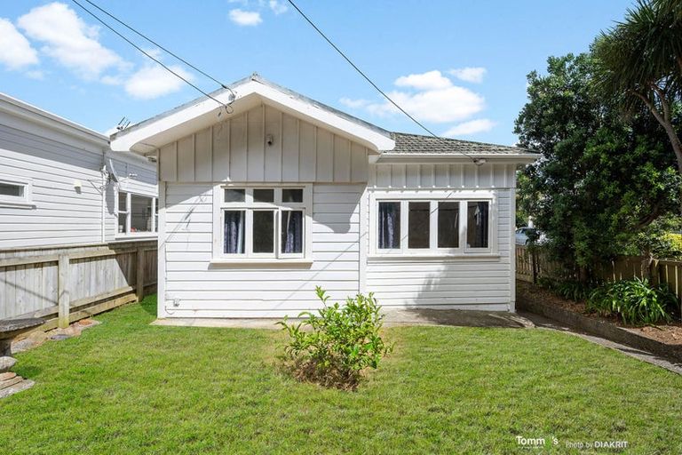 Photo of property in 158 Russell Terrace, Berhampore, Wellington, 6023