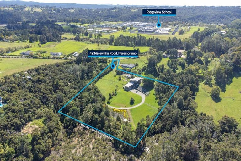 Photo of property in 42 Merewhira Road, Paremoremo, Albany, 0793