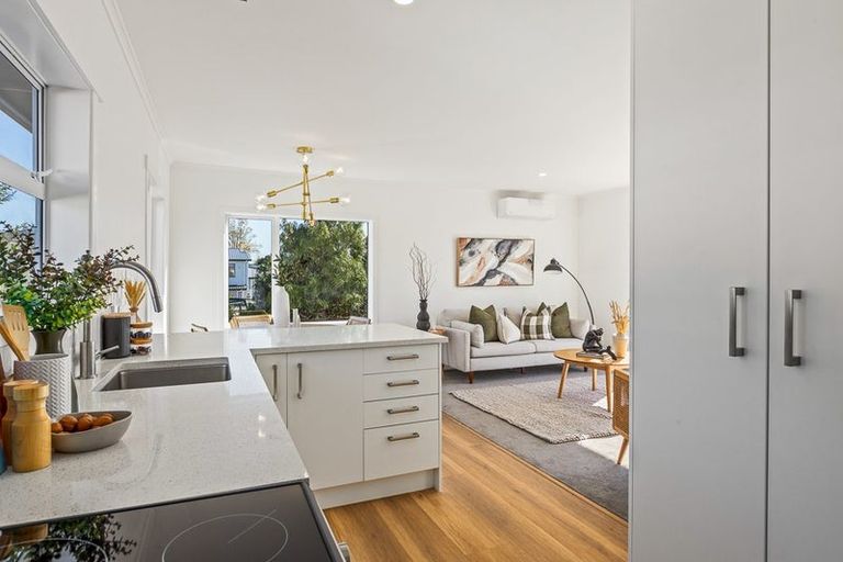 Photo of property in 17b Hamurana Place, Te Atatu Peninsula, Auckland, 0610