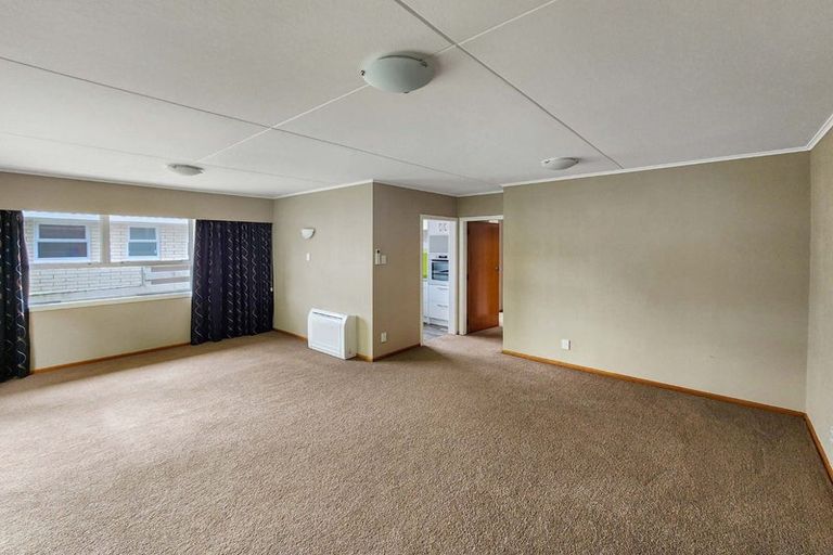 Photo of property in 2 Ferretti Grove, Avalon, Lower Hutt, 5011