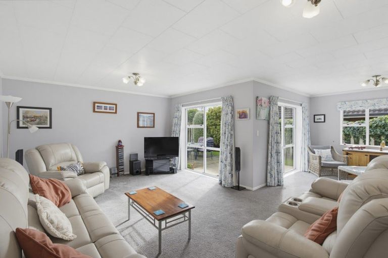 Photo of property in 16 Easton Way, Levin, 5510