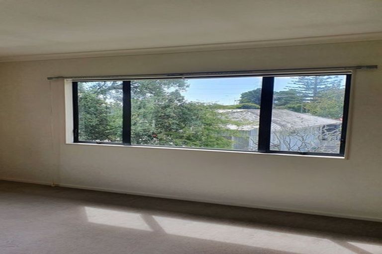 Photo of property in 52b Royal View Road, Te Atatu South, Auckland, 0610