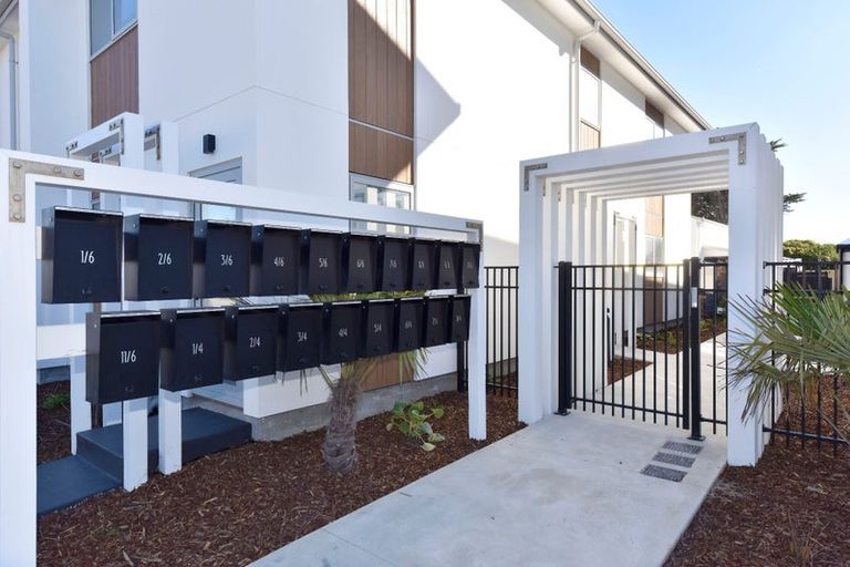 Photo of property in 2/6 Bowhill Road, New Brighton, Christchurch, 8083